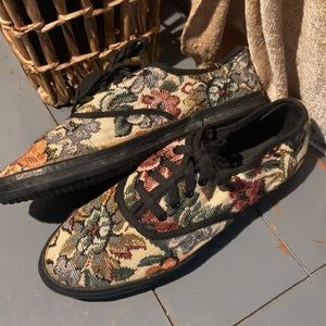 Vintage Floral Tapestry Tennis Shoes - Flites